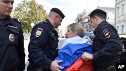 Задержание Любови Соболь перед несанкционированным митингом в центре Москвы, Россия, 27 июля 2019