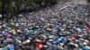 Hàng trăm nghìn người biểu tình đổ ra đường phố Hong Kong