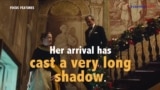 Học tiếng Anh qua phim ảnh: Cast a very long shadow - Phim Phantom Thread (VOA)