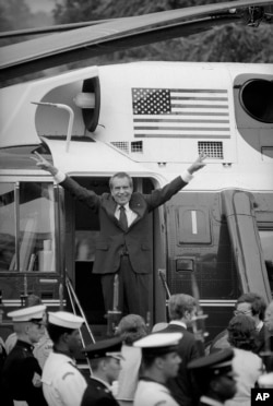 Richard Nixon Farewell