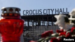 Quang cảnh cho thấy Tòa thị chính Crocus bị cháy rụi sau vụ tấn công vào địa điểm tổ chức buổi hòa nhạc ở gần Moscow, Nga, hôm 27/3.