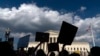 Протестующие у здания Верховного суда США осуждают пересмотр дела «Роу против Уэйда» 