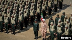 نیروهای پیادۀ سپاه پاسداران انقلاب اسلامی ایران در جریان یک رژۀ نظامی