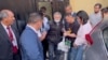 El expresidente peruano Alberto Fujimori sale de prisión tras ser liberado tras la restauración de un polémico indulto de 2017 por motivos humanitarios, en las afueras de Lima, Perú, el 6 de diciembre de 2023 en esta captura de pantalla de un vídeo de las redes sociales.