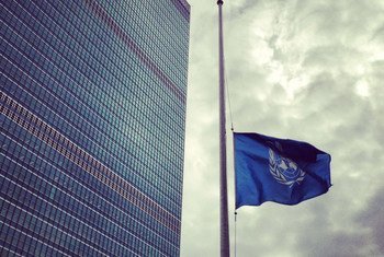 Здание секретаритата ООН в Нью-Йорке.  