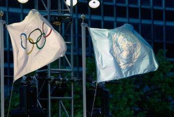 The United Nations and the Olympic flags raised at UN Headquarters. (file)