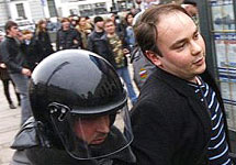 Задержание Андрея Пивоварова. Фото с сайта РНДС