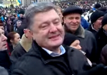 Петр Порошенко на Евромайдане, 01.12.2013. Кадр видео с youtube-канала TheMoldun