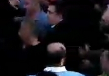 Михаил Саакашвили в толпе сторонников на погранпункте "Шегини". Кадр видео Андрея Дубчака