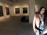 Евгения Мальцева и ее выставка. Фото Константина Рубахина