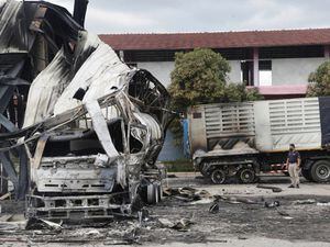 Southern Thailand hit by wave of arson and bombings