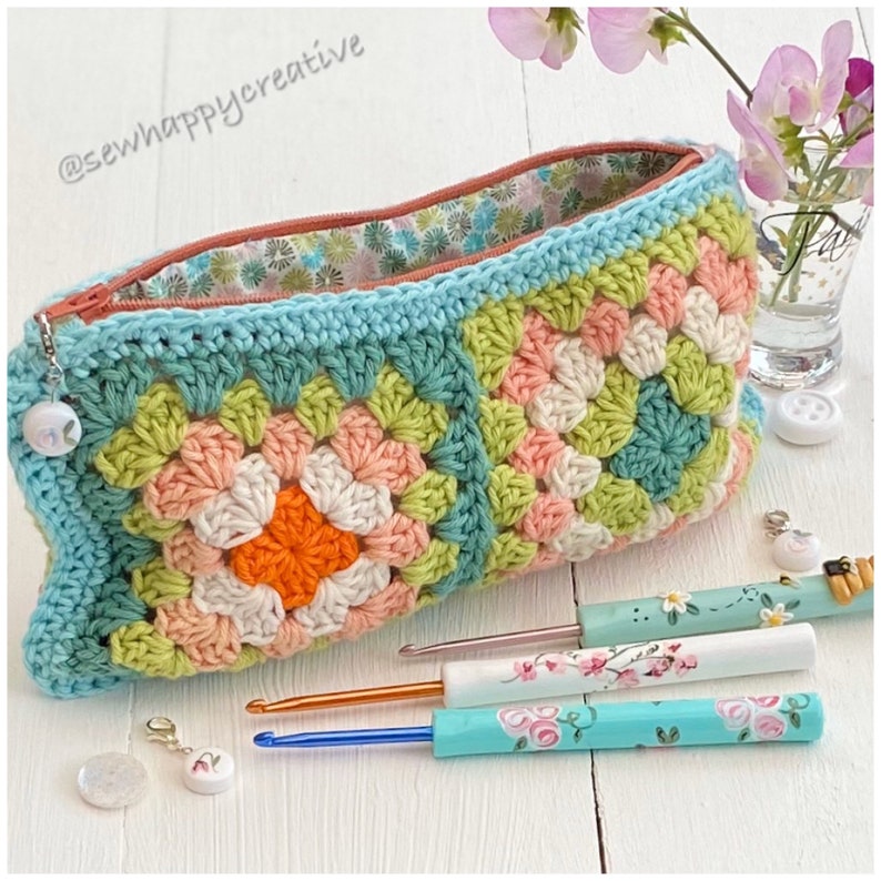 Granny Square crochet pattern Zipper pouch crochet image 0