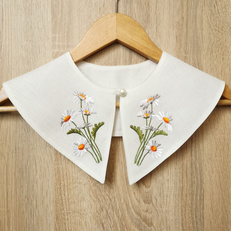 Off white embroidered  Peter Pan collar detachable collar for image 0