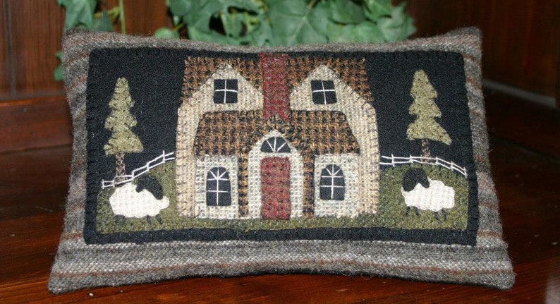 Wool Applique Pattern Little Farmhouse Pillow  designed by image 0