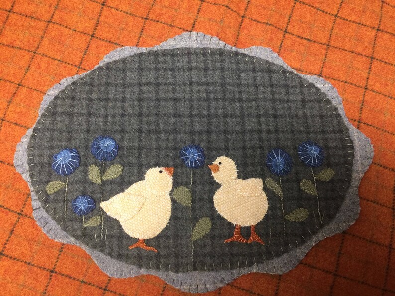 Spring Fling  wool appliqué pattern image 1