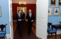 Шмигаль обговорив із президентом Латвії ідею спільних оборонних виробництв