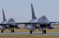 Українські пілоти завершують навчання на F-16 у США та Данії 