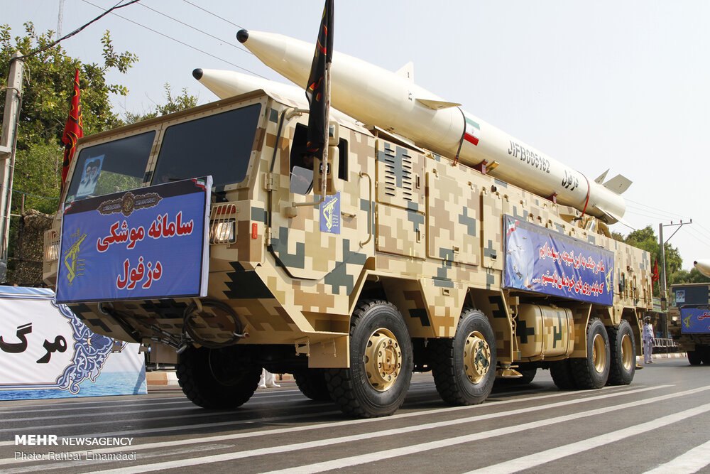 Вантажівка з ракетою Zolfaghar під час параду в Бандар-Аббасі, Іран, 2019 .