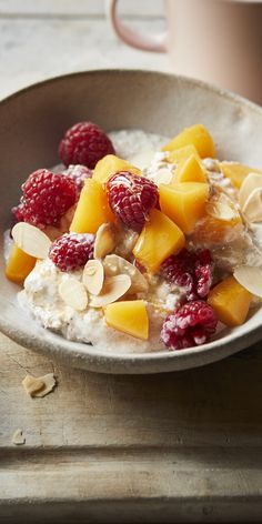 Easy overnight oats are perfect as a healthy post-exercise breakfast. It's quick to prepare and ready-to-go when you are! Oatmeal, Tom Kerridge, Low Calorie Recipes, Overnight Oats, Oats Recipes, Healthy Breakfast
