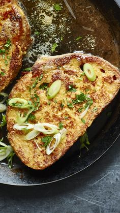 Nigella makes her delicious cheesy French toast with Parmesan! We love eating this as a snack or with soup. Nigella Lawson, Nigella Lawson Eggy Bread, Savoury French Toast, Sourdough French Toast
