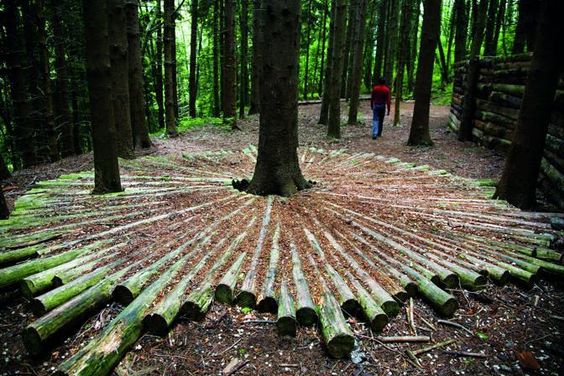 Land art ai Corni di Canzo (Maria Cristina Brambilla)