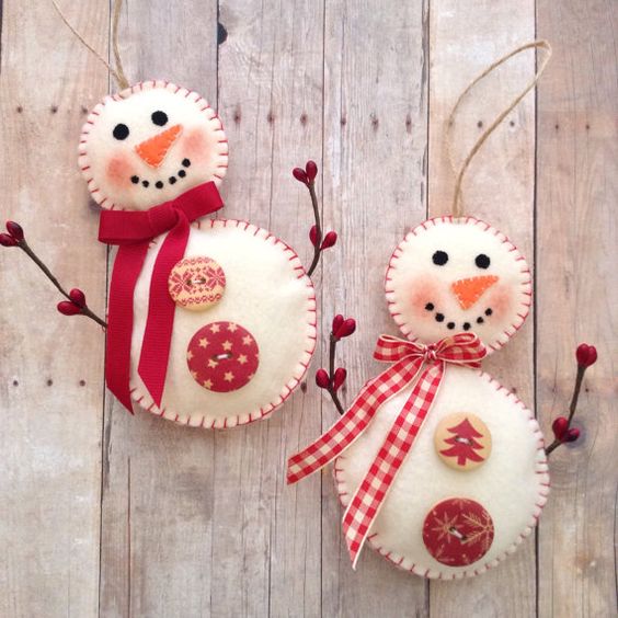 Snowman Ornaments / Christmas Snowman Felt Ornaments / Xmas tree Ornaments / set of 2 / Handmade Decor with Vintage Wood Button - Plaid Bow