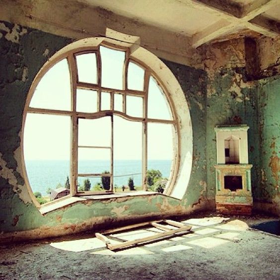 How could such a place be abandoned?bohemianhomes: Art Deco Moon Window