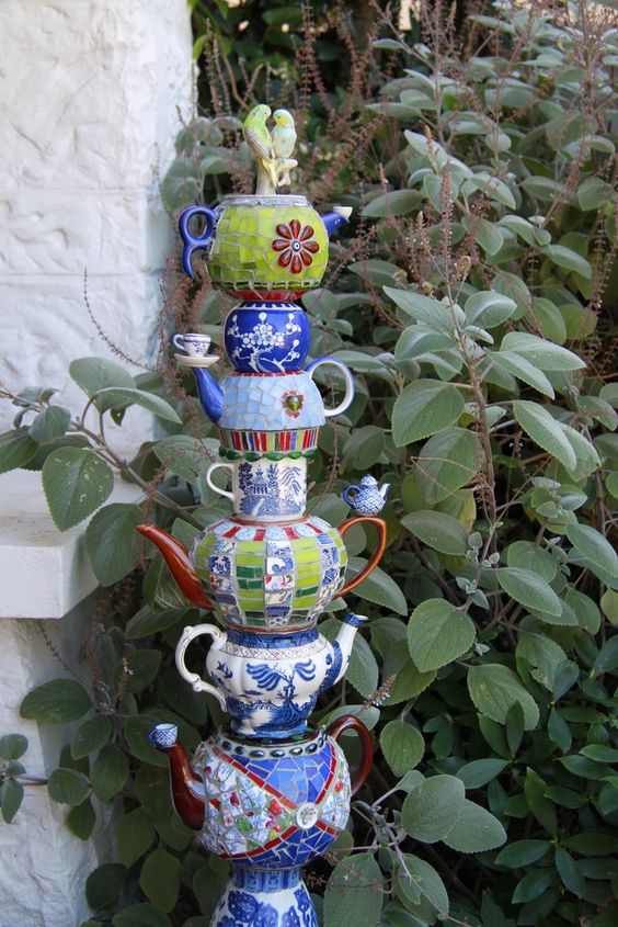 Teapot Garden Totem