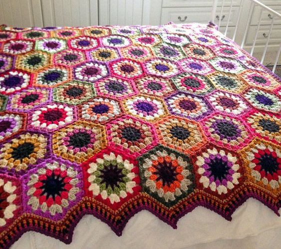 How to Crochet to Granny Hexagon |