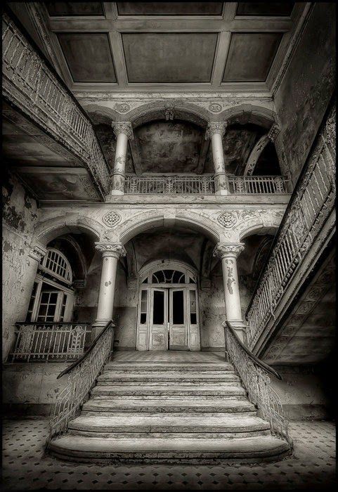 Abandoned Southern Mansion