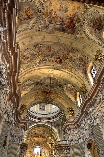 Baroque architecture inside St Annas Church, Krakow, Poland (by JerzyW).