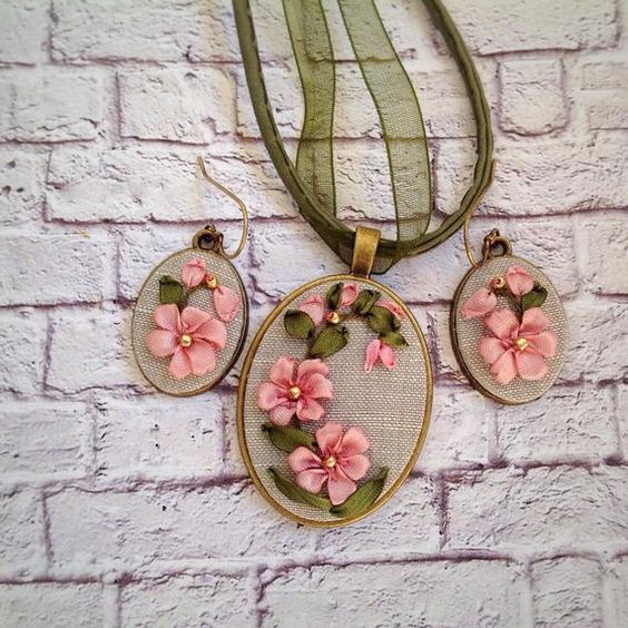 Linen anniversary jewelry set for woman Large forget me not embroidery necklace pendant Pink flower