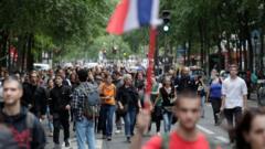 У Франції тисячі людей вийшли на протести проти ковід-перепусток. Поліція застосувала газ