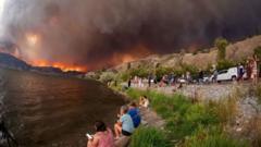 На западном берегу озера Оканаган бушуют пожары