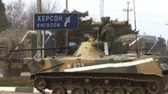 Армянск. Российская военная техника на одной из улиц города. 24 февраля 2022 года