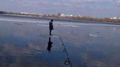Как рыбаки спасали ребенка с льдины
