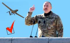 Коллаж - Ильхам Алиев выступает в военной форме на фоне пролетающего Байрактара