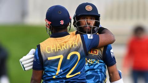 Sri Lanka batters Charith Asalanka and Kusal Mendis embrace