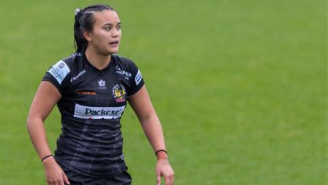 Nancy McGillivray playing for Exeter Chiefs