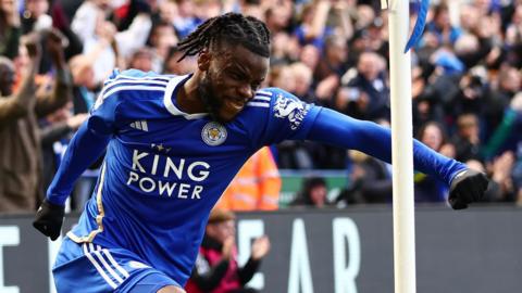 Stephy Mavididi scores for Leicester City