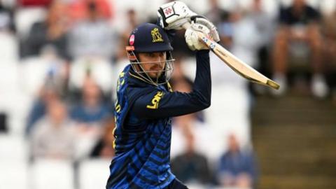 Warwickshire all-rounder Ed Barnard hit 36 and two wickets in the Bears' thumping of Gloucestershire