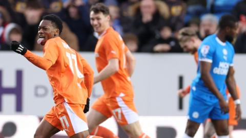 Karamoko Dembele scores Blackpool's winning goal
