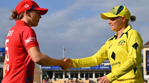 Heather Knight and Alyssa Healy