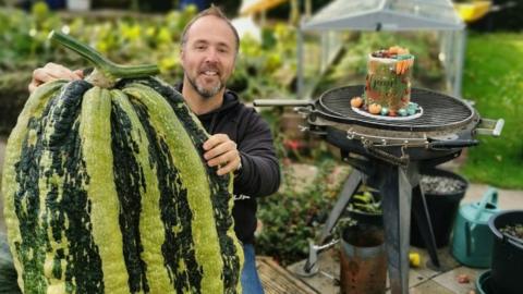 Kevin Fortey and a giant marrow
