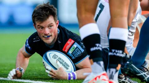 Glasgow Warriors' George Horne scores a try