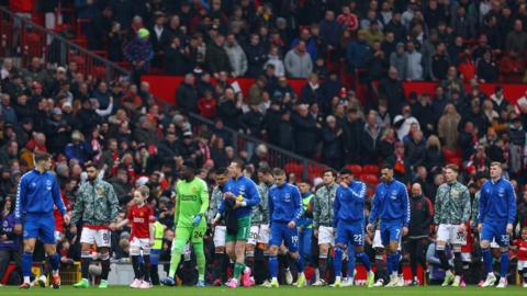 Everton went to Old Trafford on 9 March