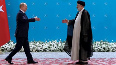 Russian President Vladimir Putin and Iranian President Ebrahim Raisi