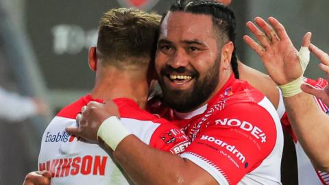 Tommy Makinson, who also kicked five goals, and Konrad Hurrell were among St Helens' six try scorers