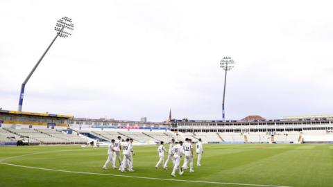 The weather may prove to be the winner in the opening Warwickshire-Worcestershire game at Edgbaston