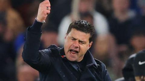 Mauricio Pochettino reacts during Chelsea game with Manchester City